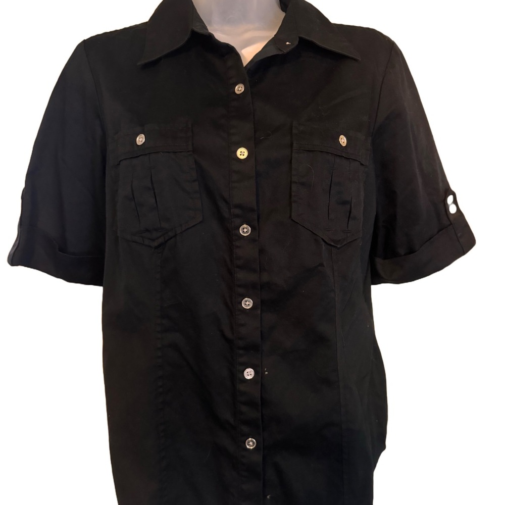 GUC Liz Claiborne Black Short Sleeve Safari Shirt. Size Medium with Snapped Top